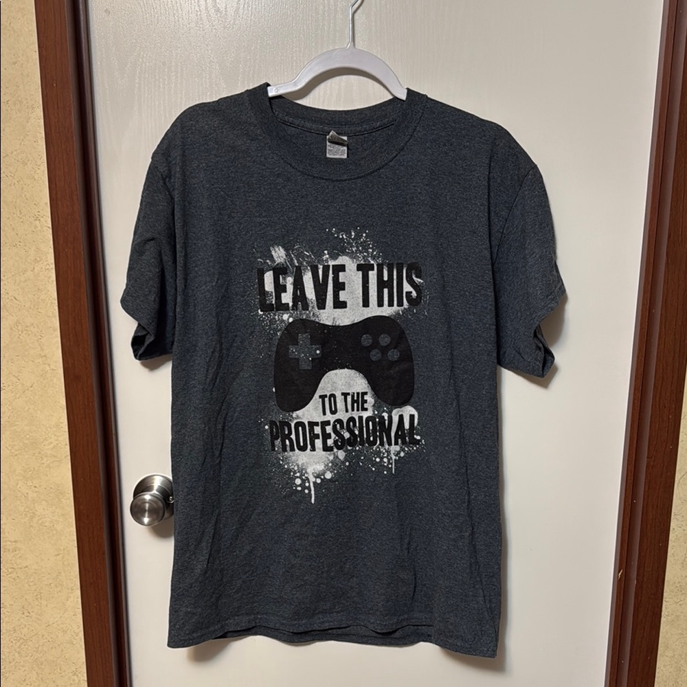 Gildan Graphic Tee with Game Controller Design Size L